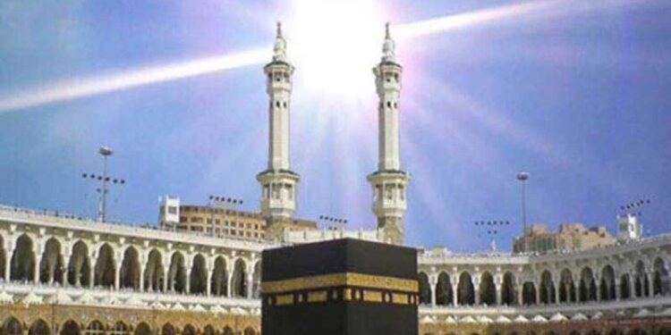 سورج خانہ کعبہ کے عین اوپر نظر آیا