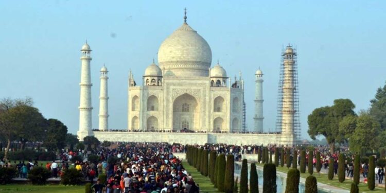 خاتون کے ذریعے تاج محل میں جل ابھیشیک کی کوشش ناکام