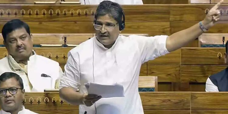 مرکزی حکومت پر تعلیمی نظام کو برباد کردینے کا محمد جاوید کا الزام