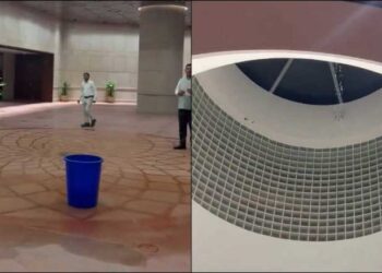 نئی پارلیمنٹ میں پانی ٹپکنے پر اپوزیشن نے حکومت کو بنایا نشانہ
