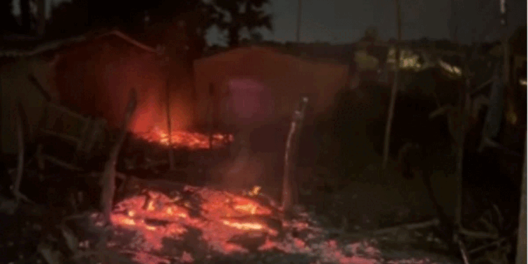 نوادہ میں دلت بستی پر حملہ