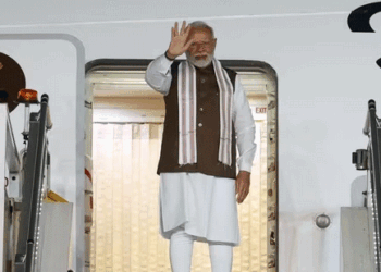 کواڈ چوٹی کانفرنس میں شرکت کے لیے وزیر اعظم  امریکہ روانہ