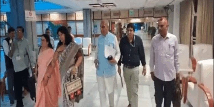 وقف ترمیمی بل پر جے پی سی کو 8 لاکھ درخواستیں موصول