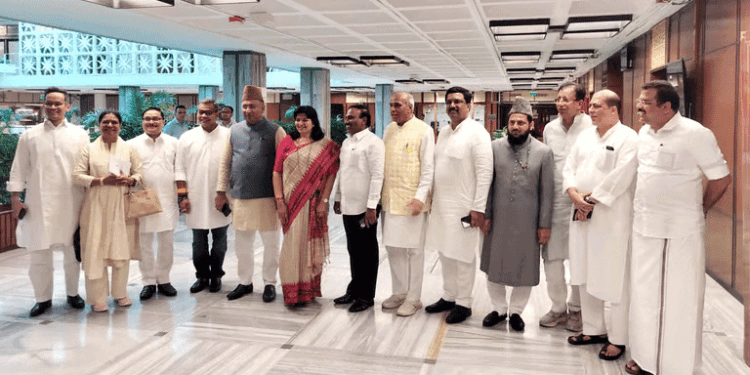 مسلم تنظیموں کی جانب سے وقف بل کی مخالفت جاری