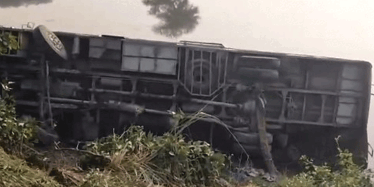 بہار پولیس کی بس یوپی کے بلیا میں حادثے کا شکار، 29 جوان زخمی