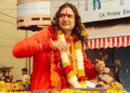 بی جے پی رکن اسمبلی بال مکند چپل پہن کر مسجد میں گھسے