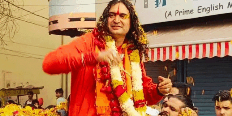 بی جے پی رکن اسمبلی بال مکند چپل پہن کر مسجد میں گھسے