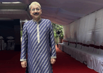 بابا صدیقی  سرکاری اعزاز کے ساتھ سپرد خاک