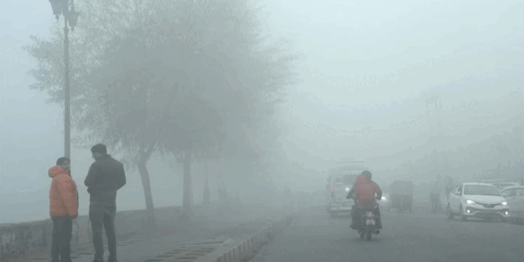 بہار میں سردی اور گرمی کی وجہ سے وائرل بخار، سردی اور کھانسی سے لوگ پریشان