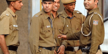 تہواروں کے پیش نظر یوپی کے پولیس اہلکاروں کی چھٹیاں منسوخ