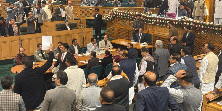 جموں و کشمیراسمبلی میں دفعہ 370 کی بحالی کے لیے قرارداد منظور