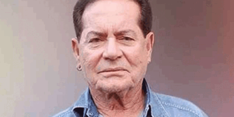 سلمان خان کے والد سلیم خان نے ڈالا ووٹ