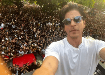 شارخ خان 59 سال مکمّل کر 60 ویں سال میں داخل