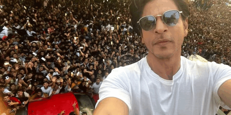 شارخ خان 59 سال مکمّل کر 60 ویں سال میں داخل