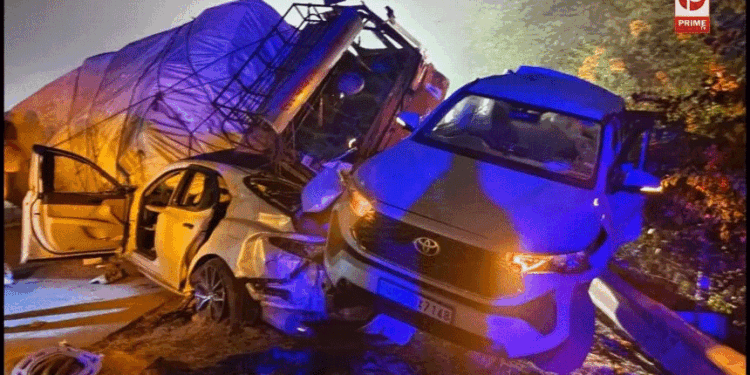 اتر پردیش میں یمنا ایکسپریس وے پراندوہناک سڑک حادثہ