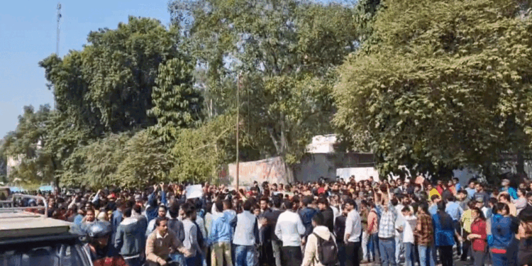 70ویں بی پی ایس سی کا امتحان دوبارہ لینے کا مطالبہ جاری