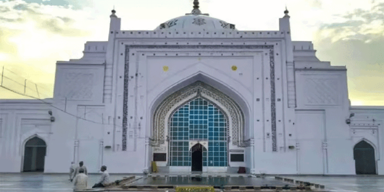 سنبھل کے بعد بدایوں میں شمسی جامع مسجد پردعوی، عدالت میں سماعت آج