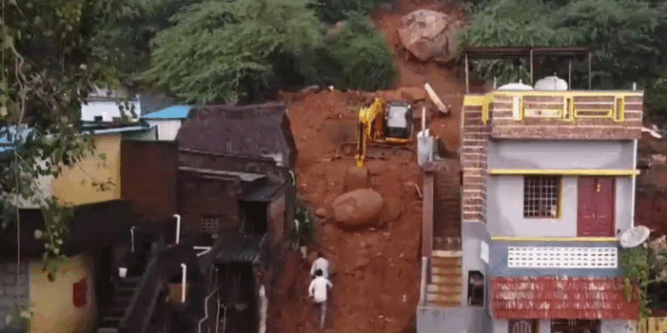 تمل ناڈو میں چٹان گھر پر گرنے سے 5 بچوں سمیت 7 افراد ہلاک