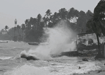 طوفان فینگل کے سبب تاملناڈو کے کئی اضلاع میں شدید بارش