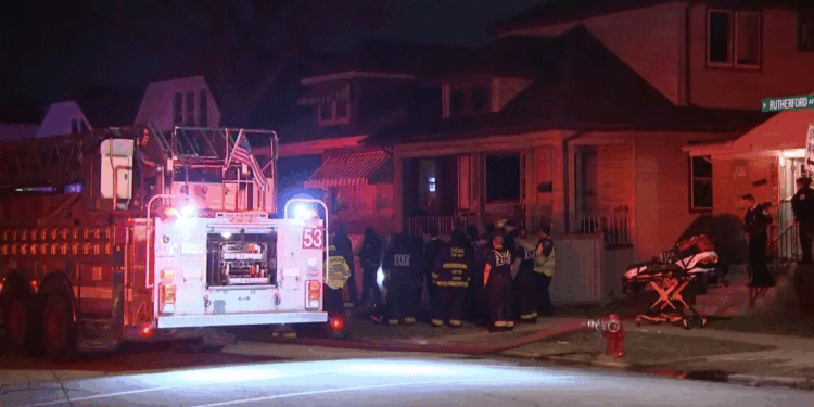 غازی آبادمیں آگ لگنے سے ایک خاتون اور 3 بچوں کی موت