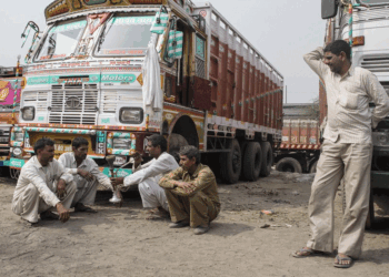 ہندوستان میں تقریباً 55.1 فیصد ٹرک ڈرائیور کمزور نظر کے شکار