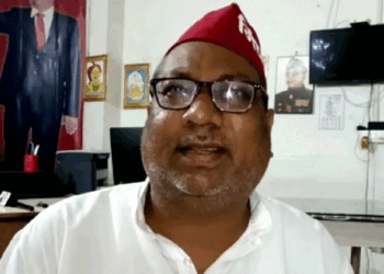 آشیش پٹیل کی حمایت میں سامنے آئے یوگی کے وزیر سنجے نشاد