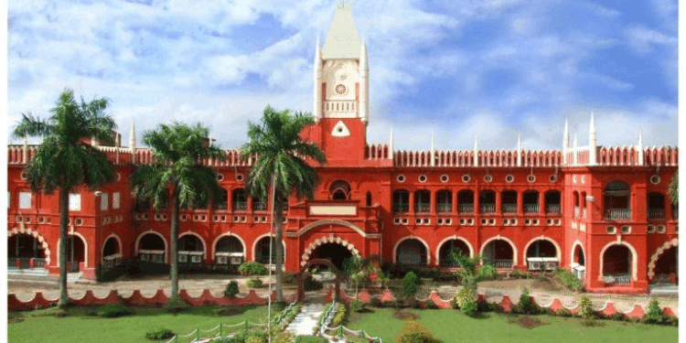 تعلیم یافتہ بیویاں گزارہ بھتہ کے لیے گھر پر بیٹھنے کے بجائے کام کی تلاش کریں