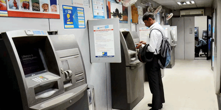 آر بی آئی نے بینکوں کو اے ٹی ایم انٹرچینج فیس میں اضافے کو منظوری دے دی