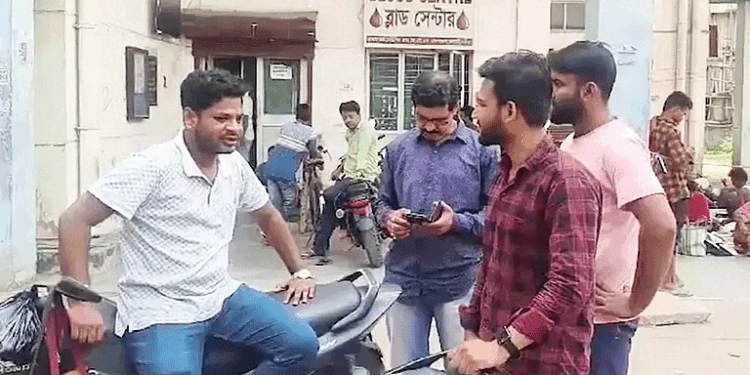 مسلم نوجوان نسیم ملیتانے روزے کی حالت میں ہندو مریضہ کو خون دے کر جان بچائی