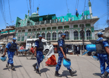 جلوس والے راستے پر موجود 10 مساجد کو ڈھانپنے کا فیصلہ