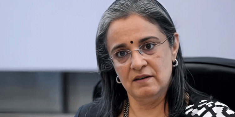 سابق سیبی چیئرپرسن مادھبی پوری بچ کے خلاف ایف آئی آر درج کرنے کا حکم