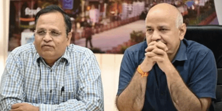 سسودیا اور ستیندر جین پر 2000 کروڑ کی ہیر پھیر کا الزام