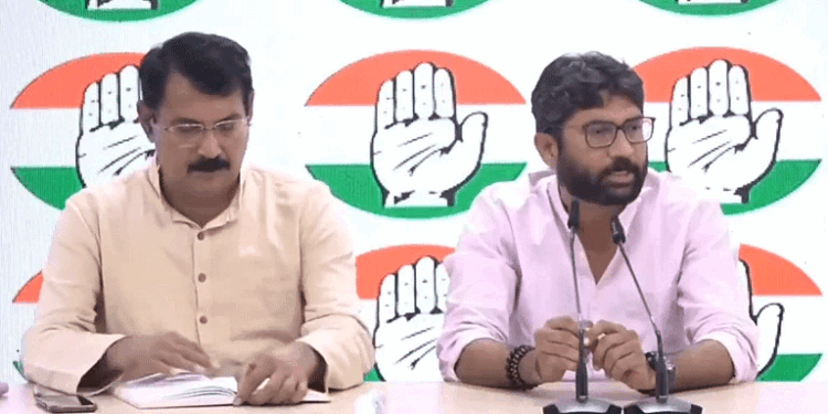 ’گجرات سماچار‘ پر کارروائی کے لیے کانگریس نے بی جے پی پر کیا حملہ