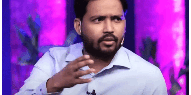 معروف ٹیچر ’خان سر‘ نے چپکے سے  شادی کر لی