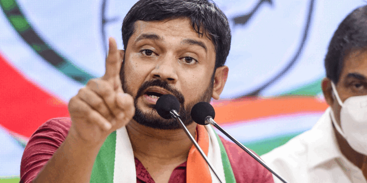 کنہیا کمار کی جانب سے  امتحان دہندگان پر پولیس لاٹھی چارج کی  مذمت