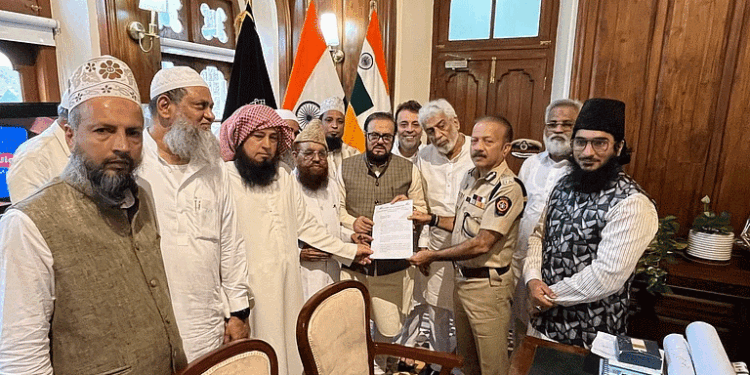 ممبئی مسجد فیڈریشن کا وفد پولیس کمشنر دفترپہنچا