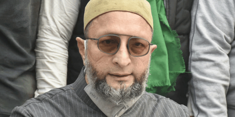 ووٹرلسٹ نظرثانی کو لے کر اے آئی ایم آئی ایم کا نمائندہ وفد الیکشن کمیشن پہنچا