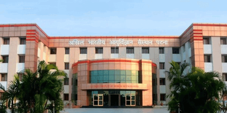 رکن اسمبلی کی بدسلوکی کے خلاف پٹنہ ایمس میں ڈاکٹروں کا احتجاج