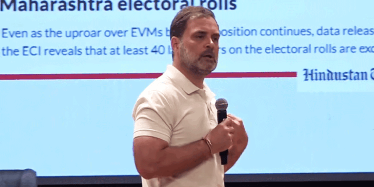 راہل گاندھی نے انتخابی نظام، ووٹر لسٹ اور انتخابی شفافیت پر سنگین سوالات اٹھائے