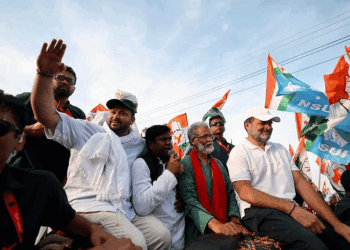 راہل گاندھی کا بی جے پی اور الیکشن کمیشن پر لوگوں کے آئینی حقوق چھیننے کا الزام