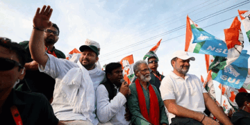 راہل گاندھی کا بی جے پی اور الیکشن کمیشن پر لوگوں کے آئینی حقوق چھیننے کا الزام