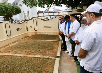 راہل گاندھی اور تیجسوی یادو کا خانقاہ رحمانی کا دورہ