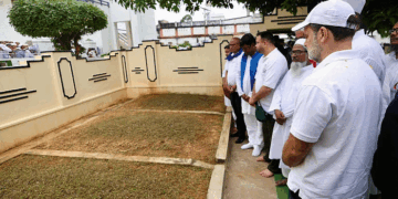 راہل گاندھی اور تیجسوی یادو کا خانقاہ رحمانی کا دورہ