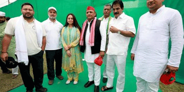 ’ووٹ چوری‘ مخالف مہم میں اکھلیش یادو کی شرکت