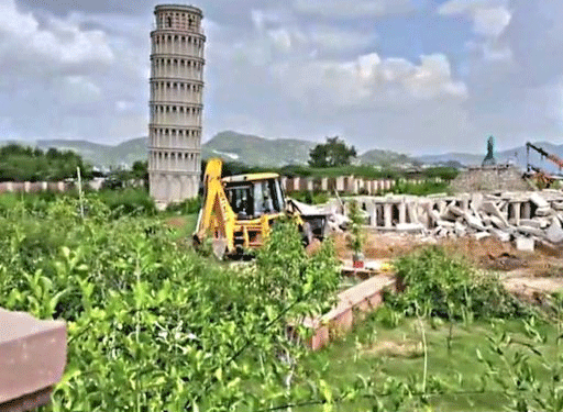 سپریم کورٹ کی ہدایت کے بعد اجمیر میں موجود ’7 وَنڈرس پارک‘ منہدم