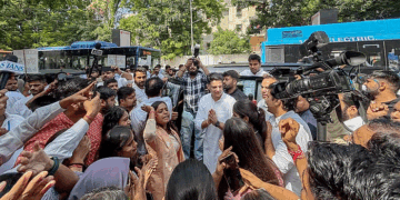 دہلی یونیورسٹی تبدیلی چاہتی ہے-سچن پائلٹ