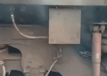 جامتاڑہ میں ہاوڑہ-نئی دہلی سپر فاسٹ ٹرین میں آگ