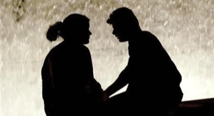 شوہر پر ابلتا ہوا تیل ڈال کر چھڑکا مرچ پاؤڈر