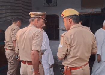 سختی اور ڈانٹ سے ناراض شاگرد نے  امام کی بیوی اور بیٹیوں کو مار ڈالا