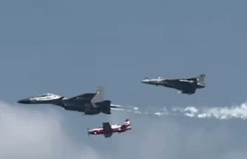 دیسی جنگی طیارہ ’تیجس ایم کے-1 اے‘ نے اپنی پہلی پرواز بھری